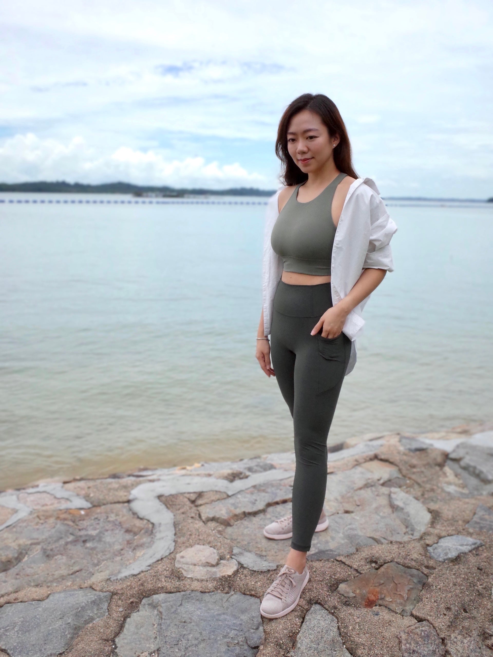 On the Go Mineral Pocket Leggings | Army Green